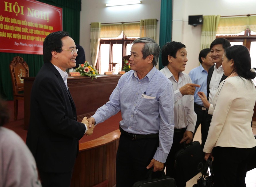 Bộ trưởng Phùng Xuân Nhạ tiếp xúc cử tri tại huyện Tuy Phước, Bình Định