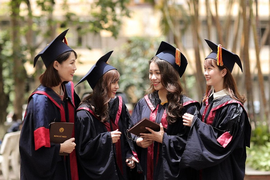 Từ ngày 1/7: Sinh viên tốt nghiệp xuất sắc được xét tuyển vào công chức