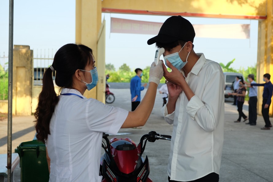 Hưng Yên: Dùng xe đặc chủng của công an vận chuyển đề thi, bài thi