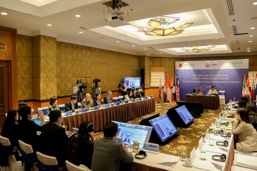 Các Bộ trưởng giáo dục ASEAN thông qua Tuyên bố chung 'Xóa mù công nghệ'