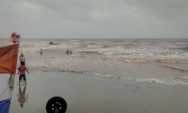 Bãi biển nơi 3 học sinh bị sóng cuốn trôi
