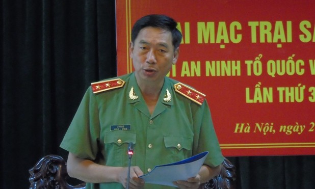 Trung tướng Lê Văn Đệ phát biểu khai mạc trại sáng tác mỹ thuật.