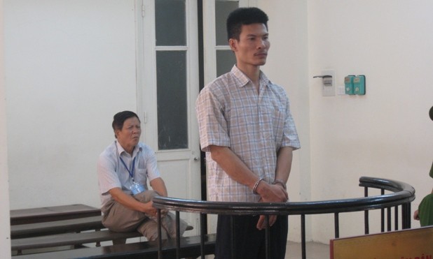 Lê Văn Uý tại tòa.