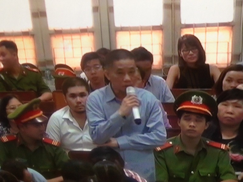 Ông Ninh Văn Quỳnh tại tòa.