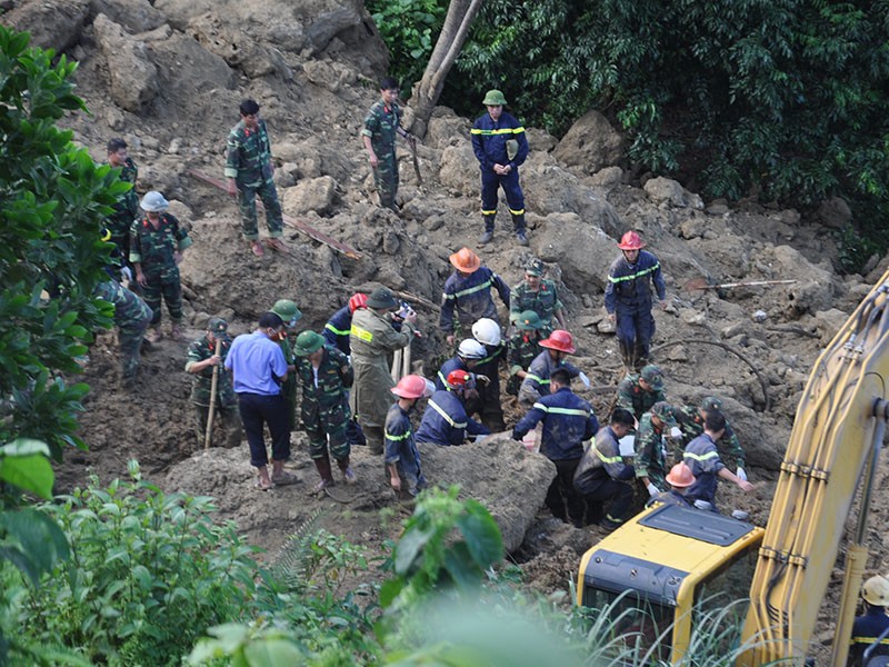 Tìm thấy thêm 3 thi thể vụ sạt đất chôn vùi 18 người ở Hòa Bình