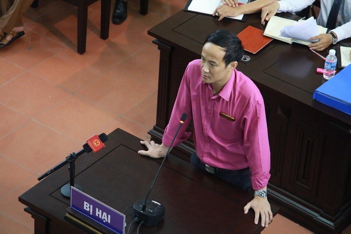 Ông Đinh Tiến Công xác nhận đã ghi thêm nội dung phân công bác sĩ Lương sau khi sự cố xảy ra.