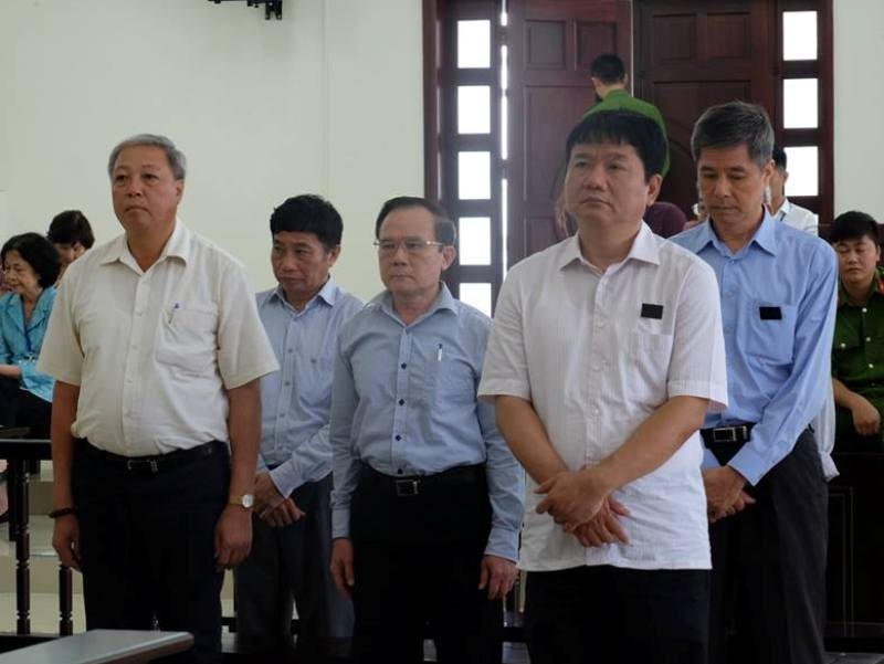 Các bị cáo ở TAND Cấp cao tại Hà Nội ngày 19/6.