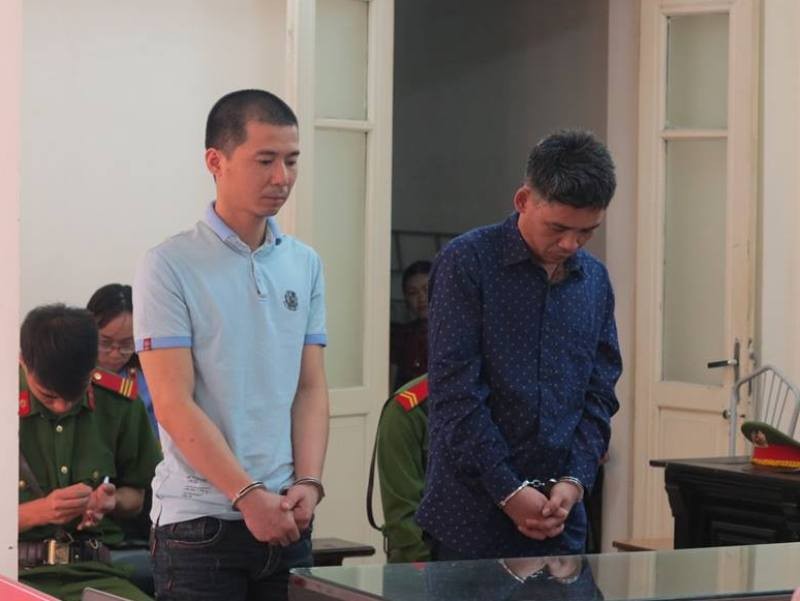 Từ trái qua, các bị cáo Nguyễn Thanh Hiệp và Trương Văn Thiên.
