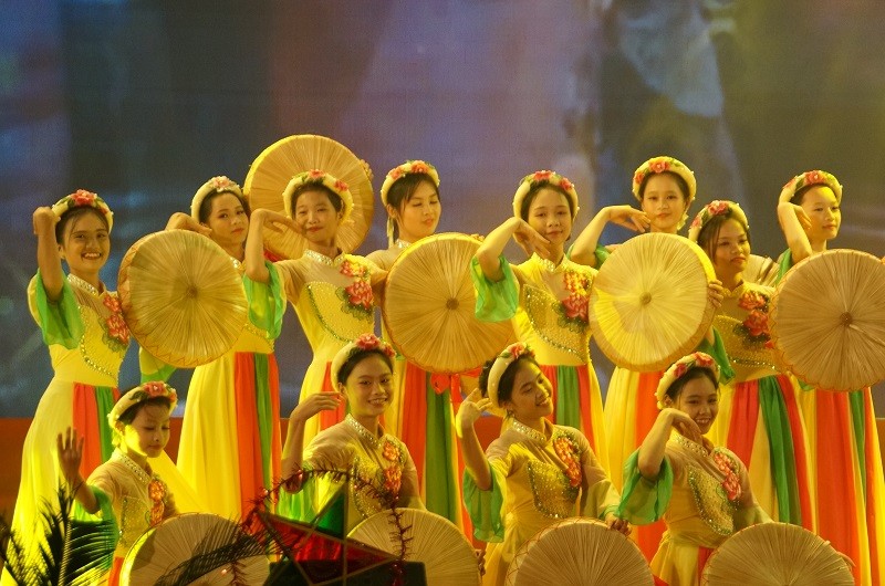 Lễ hội trăng rằm Bắc Ninh thắp sáng ước mơ trẻ thơ