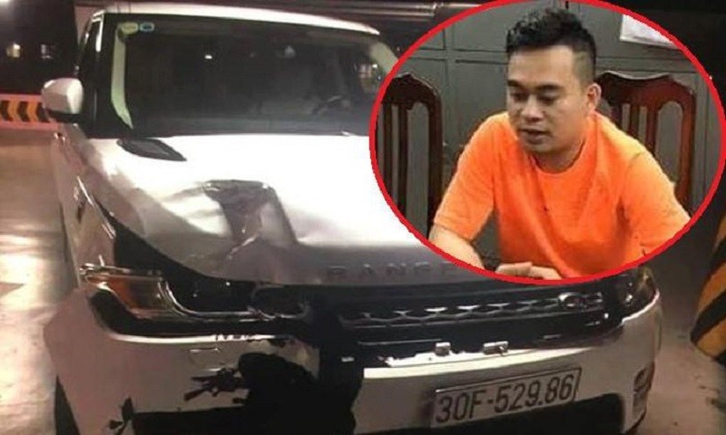Lê Đình Tùng và chiếc xe gây tai nạn.