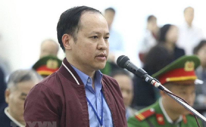 Bị cáo Nguyễn Đăng Nguyên trình bày tại phiên tòa. Ảnh TTXVN.