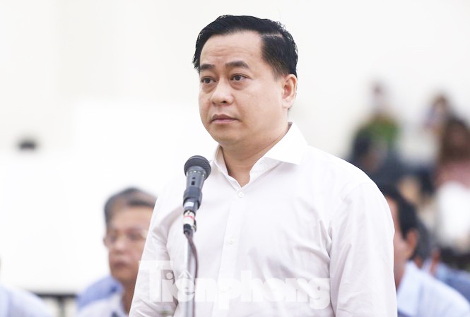 Bị cáo Phan Văn Anh Vũ đã nhận 30 năm tù trong 4 vụ án khác nhau.