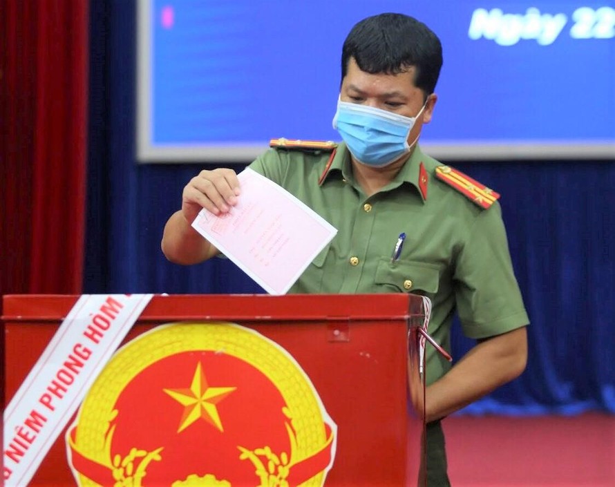 Lực lượng Công an tỉnh Bắc Ninh bỏ phiếu bầu cử Quốc hội và HĐND khóa mới.