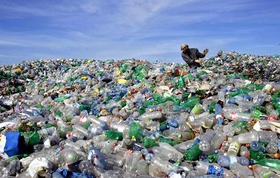 Lượng rác thải nhựa mỗi năm đủ bao quanh... 4 vòng trái đất