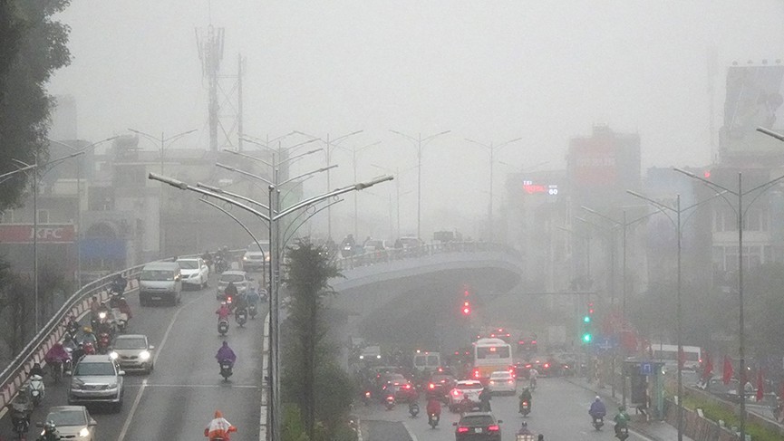 Sáng nay sương mù dày đặc Hà Nội.