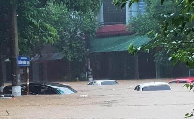 Ngập lụt tại Hà Giang vào hôm qua. Ảnh: Quang Lộc.