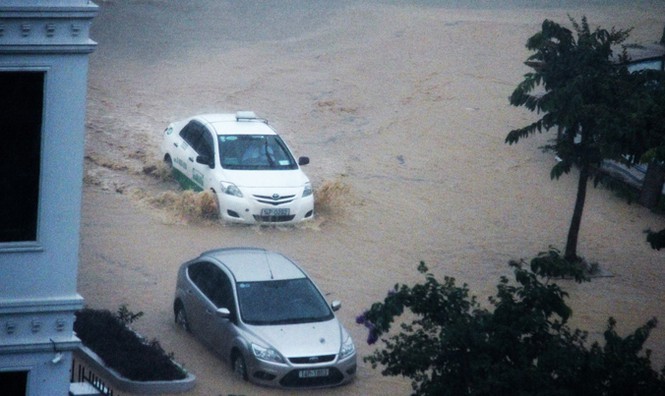 Quảng Ninh đối mặt với đợt mưa đặc biệt to từ đêm mai. Nguy cơ rất cao xảy ra ngập úng.