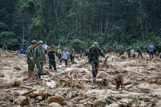 Hiện trường nơi xảy ra vụ sạt lở đất khiến 13 cán bộ, chiến sỹ mất tích tại huyện Phong Điền, Thừa Thiên Huế. Ảnh: Văn Chương.
