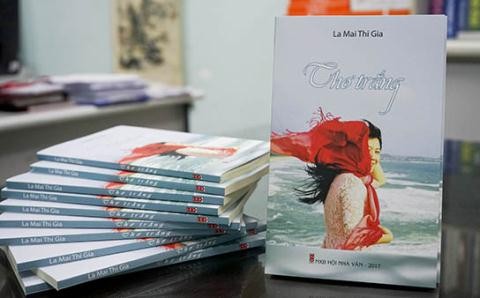 2 tác giả gây 'sóng' vụ tặng thưởng Hội Văn học TPHCM xin rút