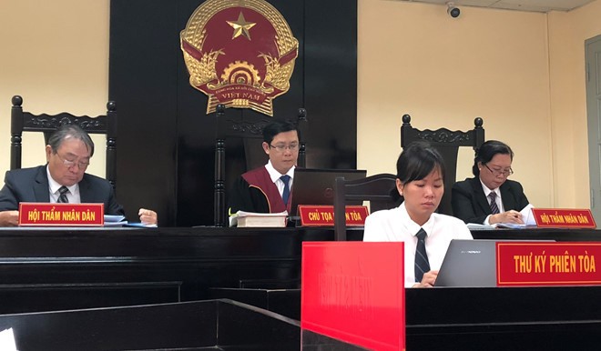 Hội đồng xét xử tranh chấp tác quyền Thần Đồng Đất Việt 