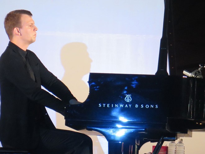 Nghệ sĩ piano quốc tế Adam Gyorgy đến Việt Nam tìm kiếm tài năng