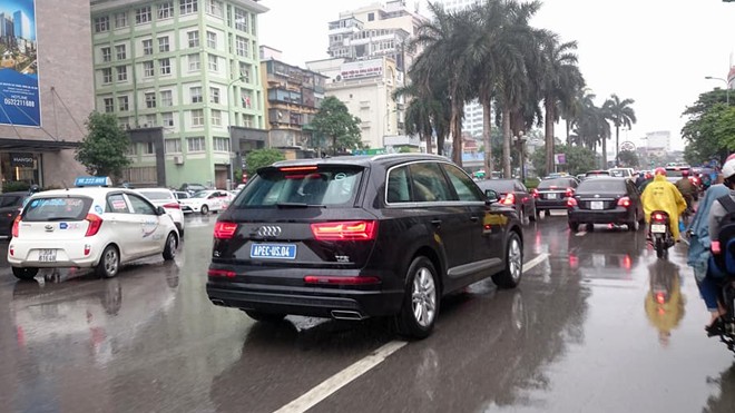Xe Audi phục vụ APEC tại Hà Nội. Ảnh: Tuấn Nguyễn