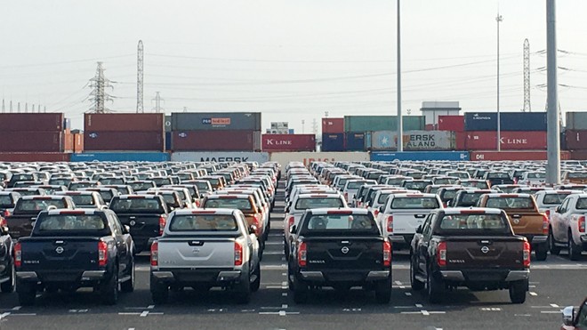 Ô tô nhập khẩu tập kết tại cảng Tân Vũ, Hải Phòng. Ảnh: Tuấn Nguyễn