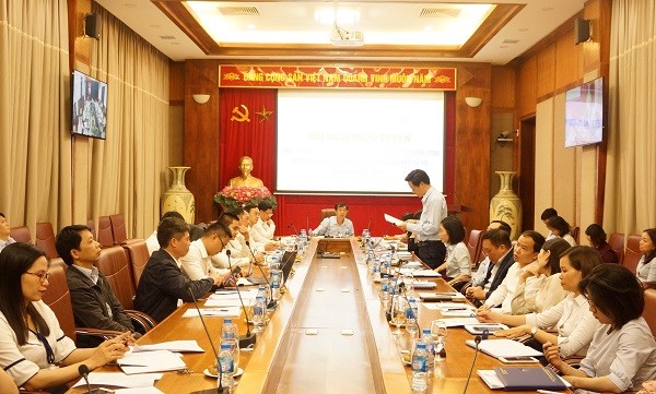 Phó Tổng Giám đốc BHXH Việt Nam Đào Việt Ánh (ngồi giữa) chủ trì hội nghị ngày 28/10