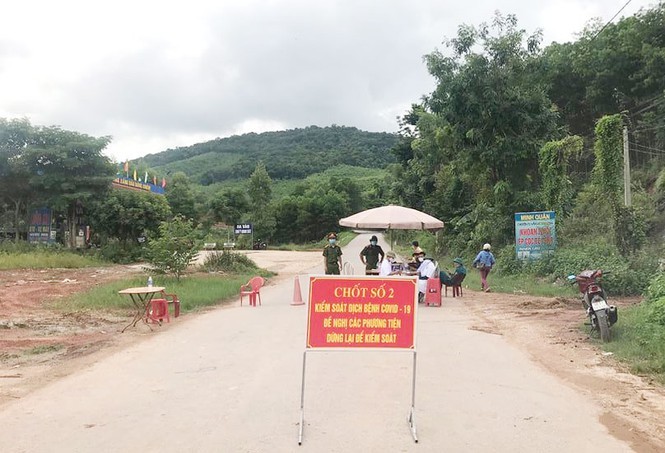 Thiết lập vùng cách ly tại xã Yên Định, huyện Sơn Động, Bắc Giang sau khi có 2 ca nhiễm COVID - 19 tại đây. Ảnh: Nguyễn Thắng