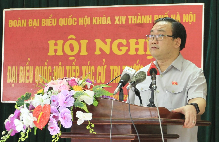 Bí thư Thành ủy Hà Nội Hoàng Trung Hải phát biểu tại hội nghị. Ảnh: Trường Phong