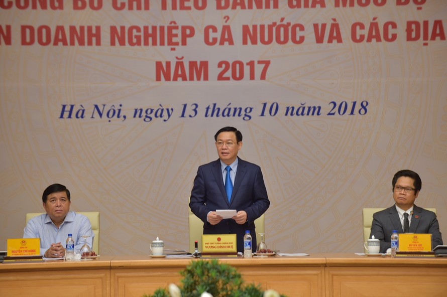 Phó Thủ tướng Chính phủ Vương Đình Huệ chủ trì cuộc họp báo