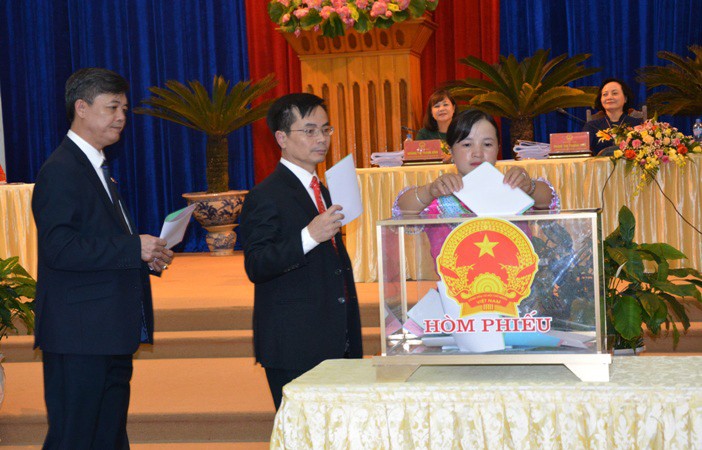 HĐND tỉnh Yên Bái bỏ phiếu tín nhiệm. Ảnh: yenbai.gov