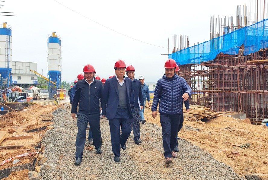 Chủ tịch UBND thành phố Hà Nội Nguyễn Đức Chung thị sát dự án nhà máy điện rác Sóc Sơn
