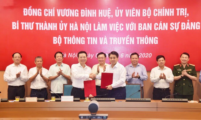 Hà Nội và Bộ TT&TT ký kết văn bản hợp tác