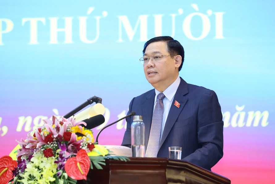 Bí thư Thành ủy Hà Nội Vương Đình Huệ phát biểu tại buổi tiếp xúc cử tri tại huyện Ứng Hòa. Ảnh: HNM