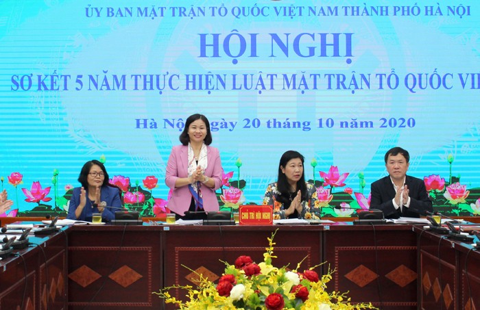Phó Bí thư Thành ủy Hà Nội Nguyễn Thị Tuyến tại hội nghị. Ảnh: PV