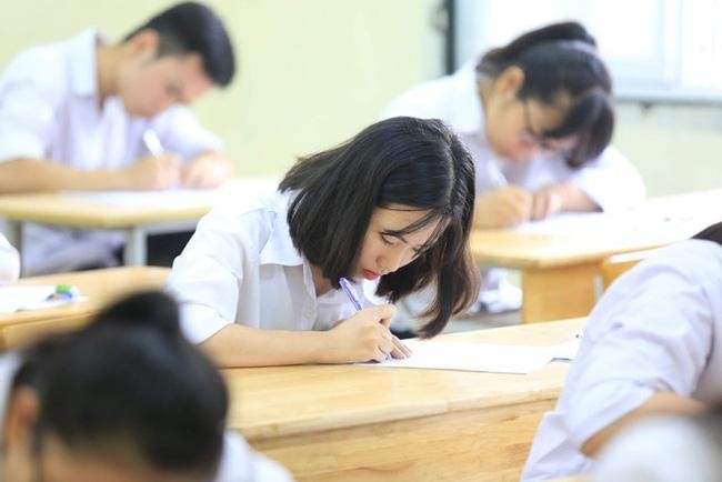 Hà Nội: Học sinh lớp 12 làm bài kiểm tra, thi trực tuyến vào cuối tháng 5