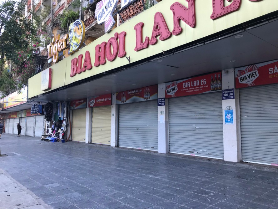 Cửa hàng ăn uống ở Hà Nội đang gặp nhiều khó khăn bởi dịch COVID-19