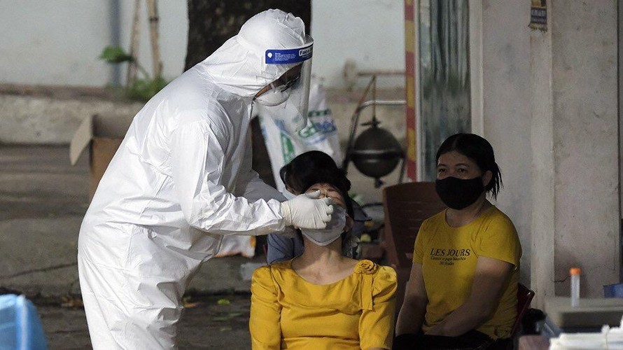 Hà Nội 'khẩn thiết' đề nghị người ho, sốt, khó thở đi xét nghiệm SARS-CoV-2
