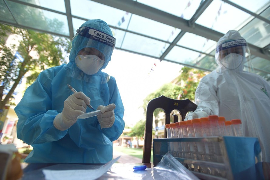 Ngày 15/11, Hà Nội có số ca dương tính SARS-CoV-2 cao nhất kể từ đầu dịch