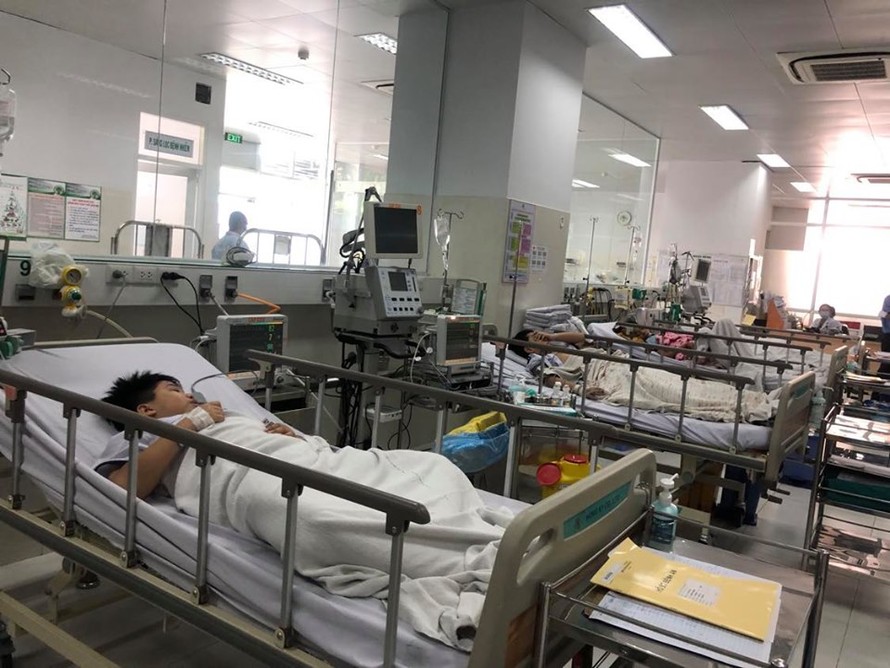 Các em bị thương đang điều trị tại bệnh viện Nhi đồng 2