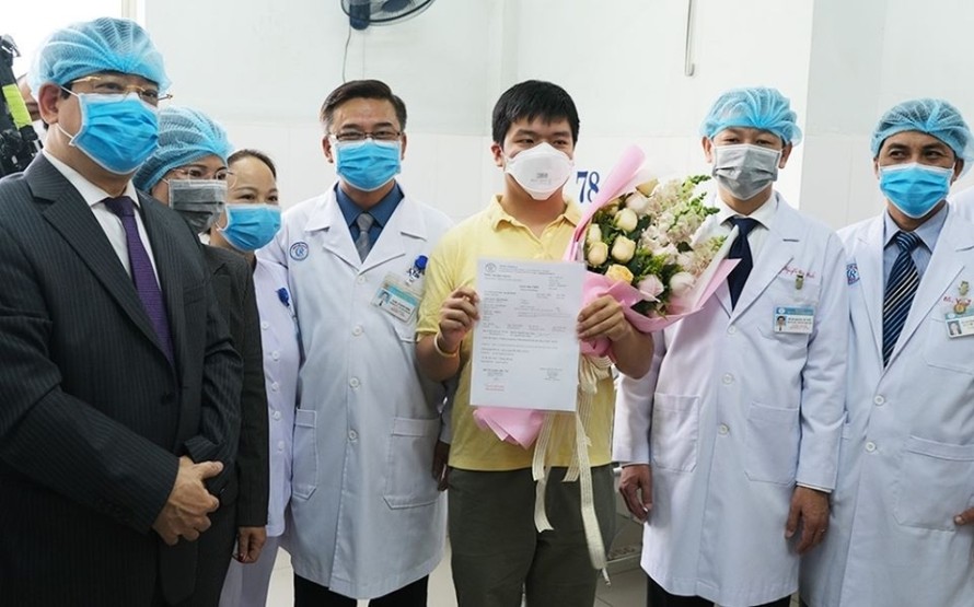 Ca đầu tiên mắc COVID-19 tại Việt Nam trong ngày xuất viện