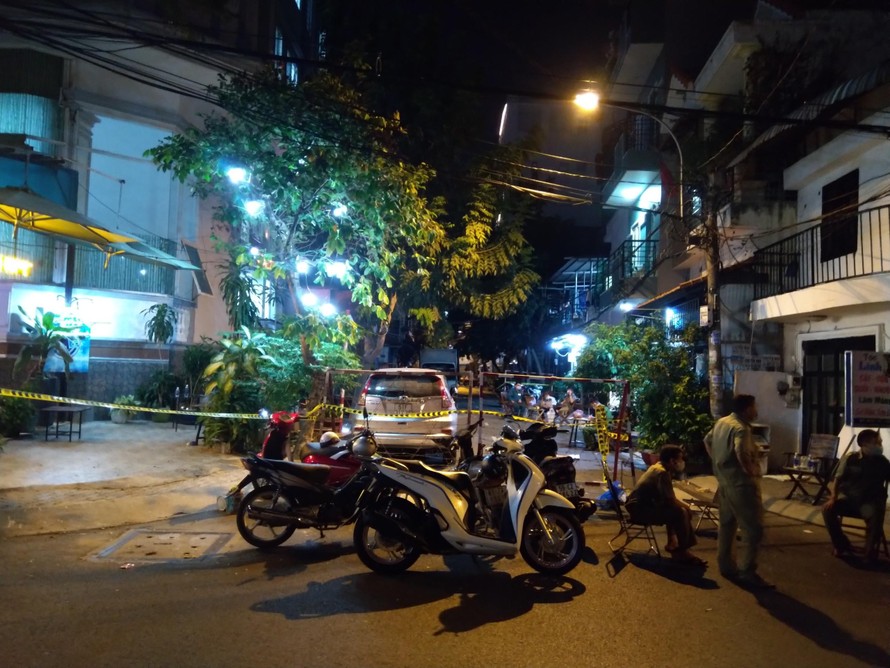 khu nhà trọ 66 phòng trên đường số 13 Lý Phục Man (P.Bình Thuận, Q.7) bị phong tỏa tạm thời tối ngày 7/5