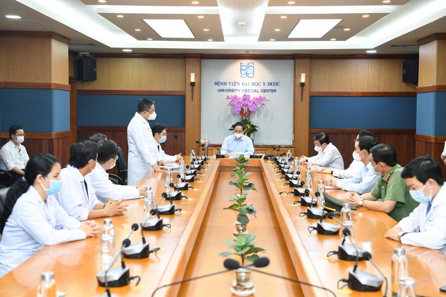 Thủ tướng Phạm Minh Chính làm việc với Bệnh viện Đại học Y dược TPHCM chiều ngày 13/5