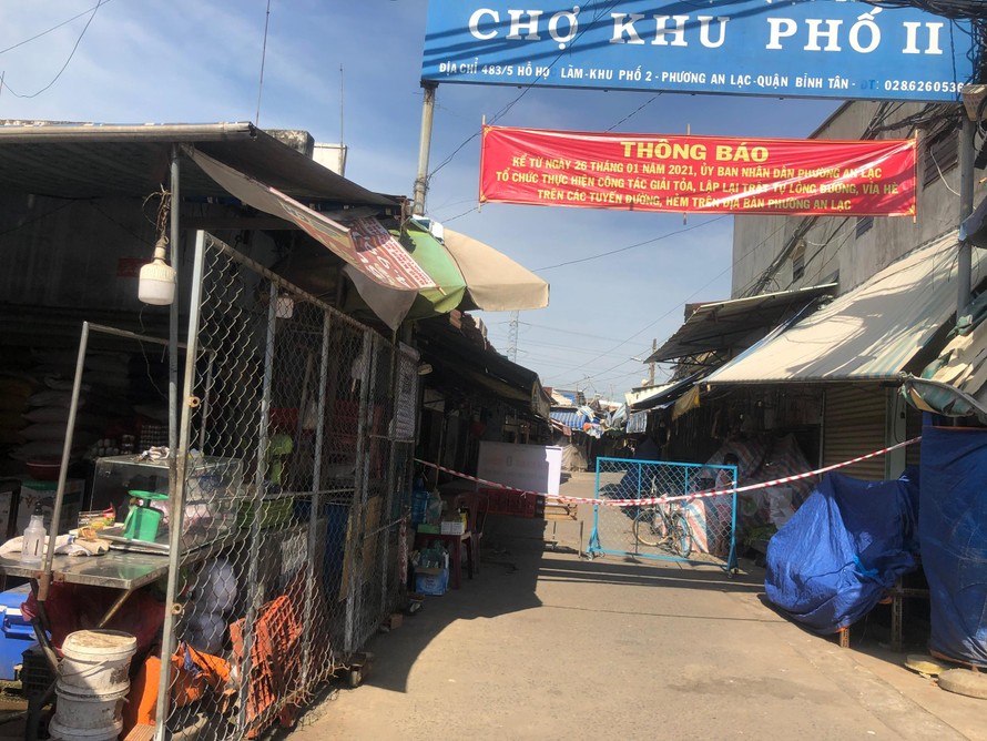 Chợ Khu phố 2, P.An Lạc, Q.Bình Tân tạm phong tỏa do COVID-19 (ảnh: U.P)