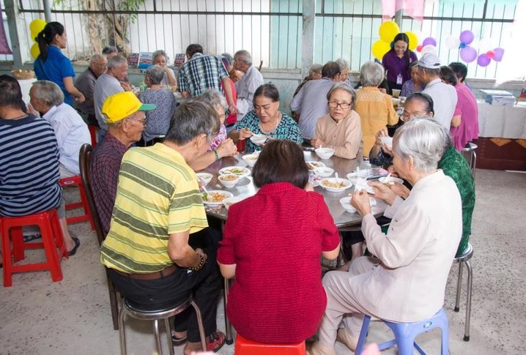 Người cao tuổi đang được chăm sóc tại Trung tâm dưỡng lão Thị Nghè, quận Bình Thạnh, TP.HCM 