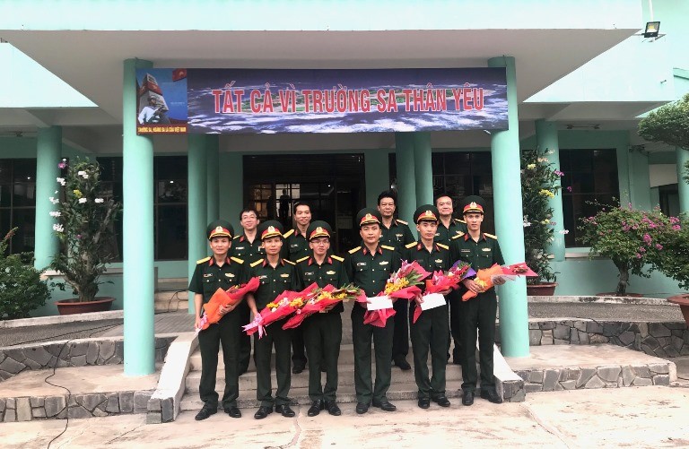 Sáu bác sĩ quân y nhận nhiệm vụ tại Trường Sa