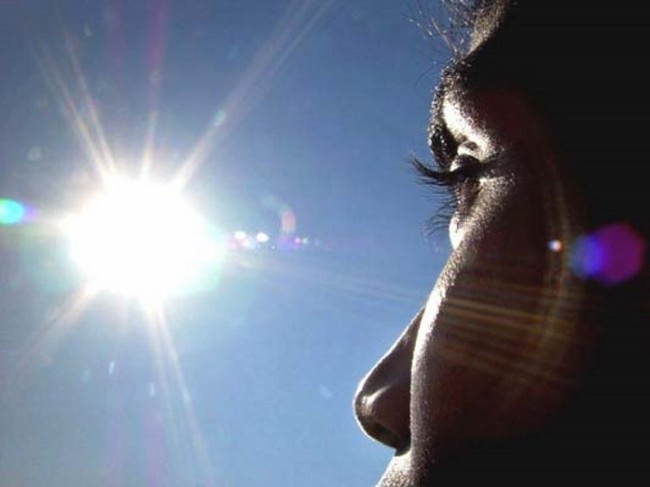 TPHCM nắng kỷ lục, bác sĩ khuyến cáo cách tránh mắt bị bệnh
