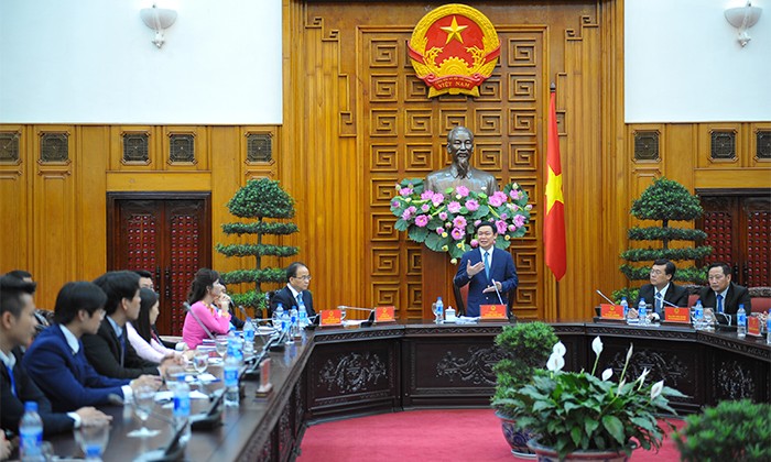 Phó Thủ tướng Vương Đình Huệ phát biểu tại buổi gặp mặt