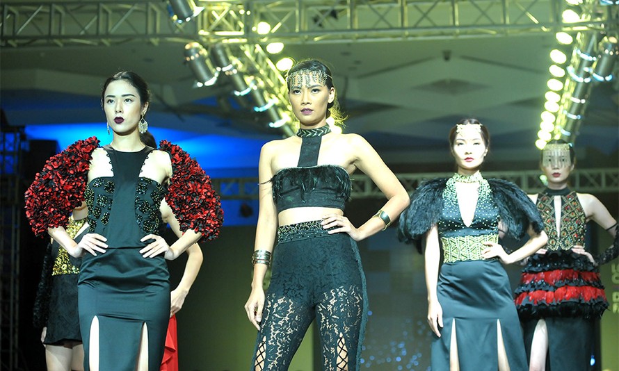Mãn nhãn thiết kế thời trang phá cách của sinh viên Việt